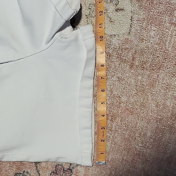 YMI WannaBettaButt White High-Rise Stretchy Cuffed 3" Inseam Shorts Size 9 - Picture 12 of 12